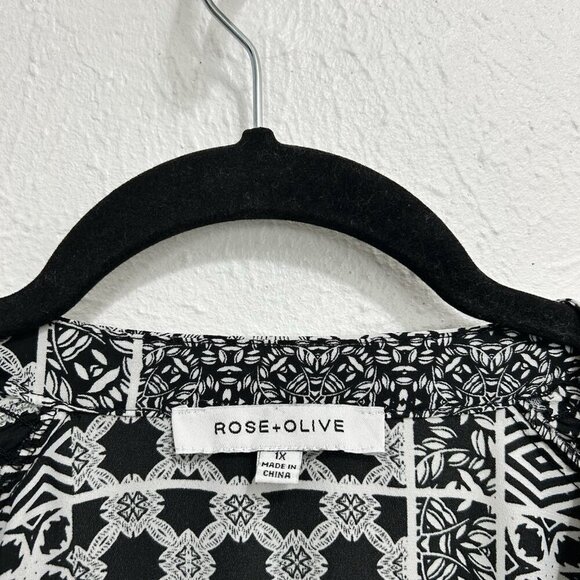 Rose + Olive Blouse Black White Geometric Short Sleeve Button Up Smocking Sz 3X - Picture 7 of 11